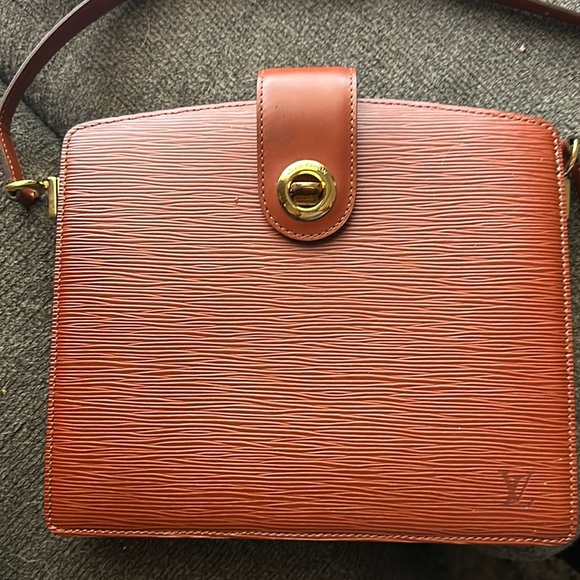 Louis Vuitton Capucines Kenyan Brown Epi Shoulder Bag - Picture 11 of 12